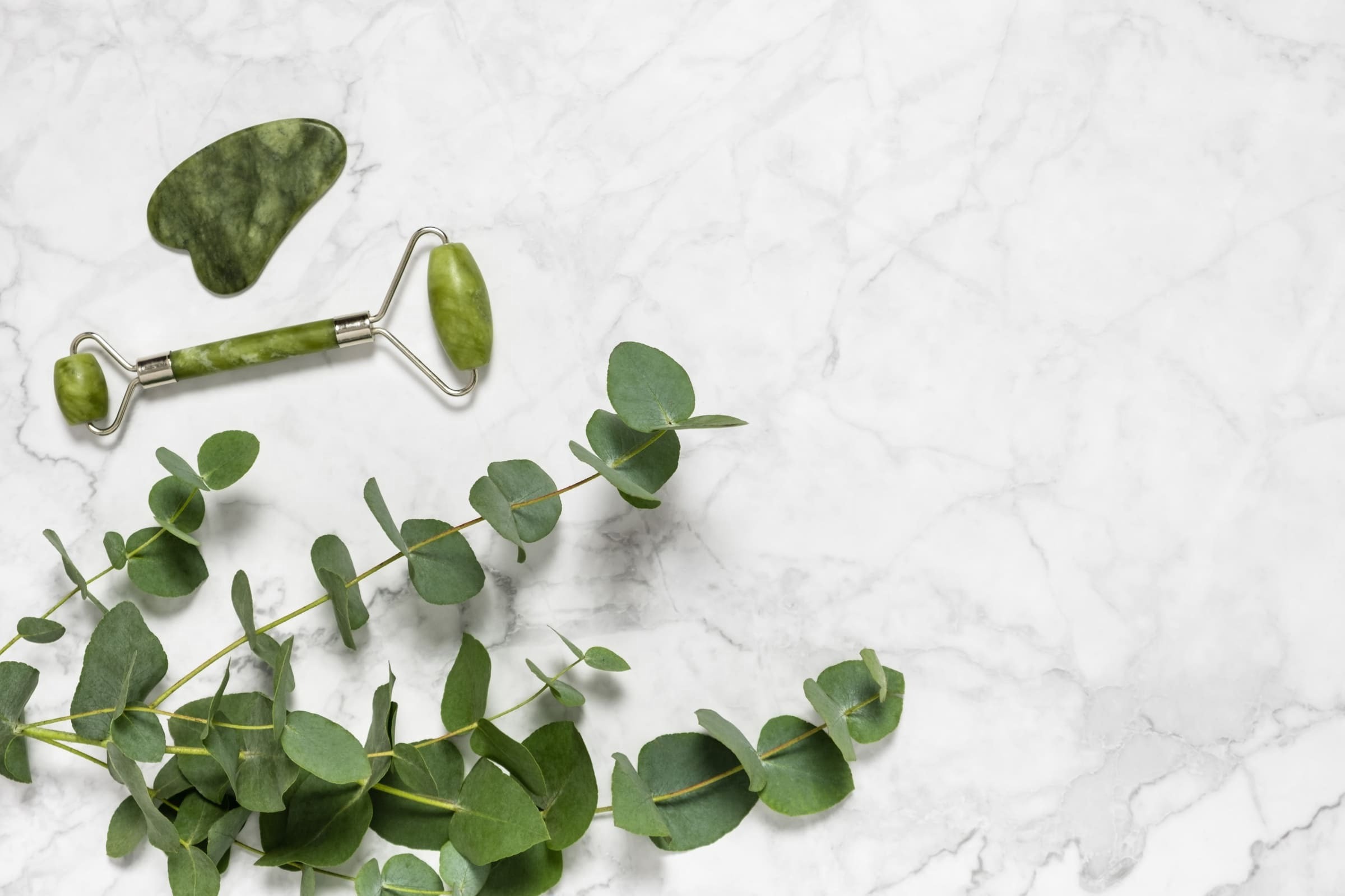 green-jade-roller-and-gua-sha-stone-for-facial-mas-2022-11-16-18-09-36-utc (1) (1)_Flip Image green jade roller and gua sha stone for facial mas 2022 11 16 18 09 36 utc 1 1 Flip Image